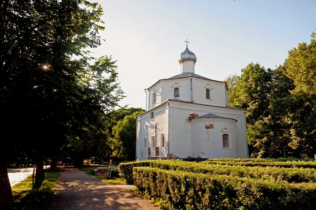 Tserkov' Georgiya Pobedonostsa Na Torgu