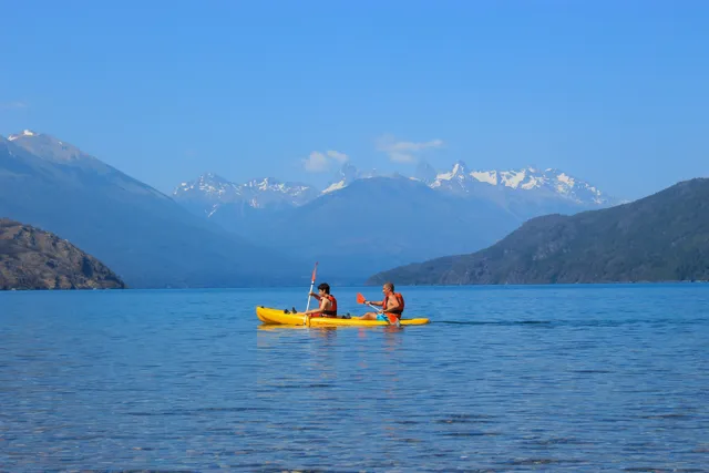 Kayak Lago Puelo - Escuela de Kayak de travesía