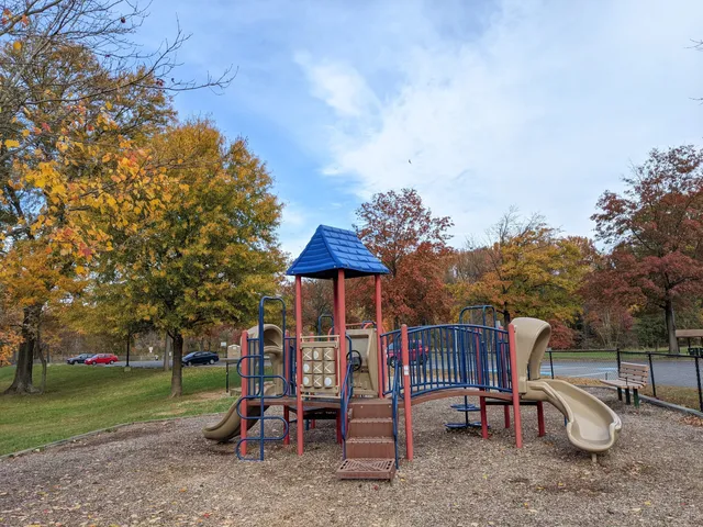 University Hills Duck Pond Park