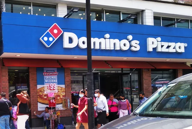 Domino's La Villa