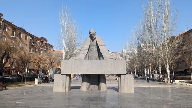 Alexander Tamanian Statue