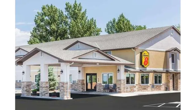 Super 8 by Wyndham Montrose