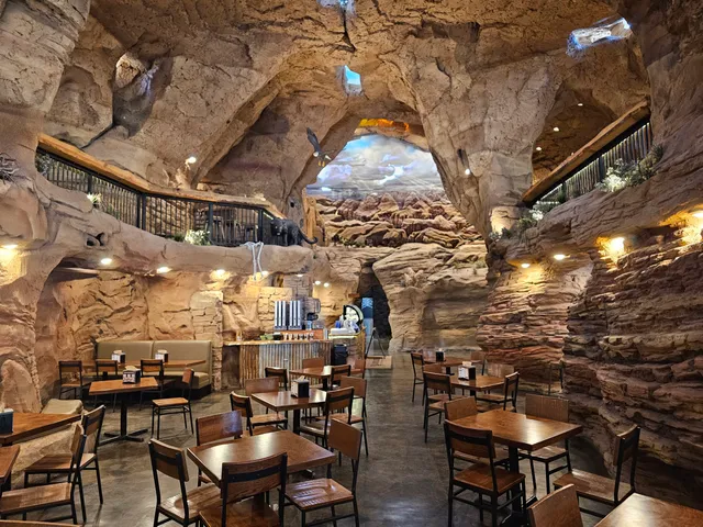 Canyonlands Restaurant at Bearizona