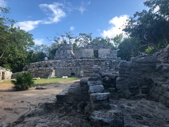 Zona Arqueológica de Xcaret (dentro del parque ecoturístico XCARET)
