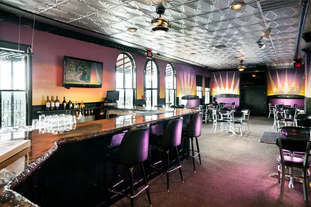 SkyBar Gourmet Pizza