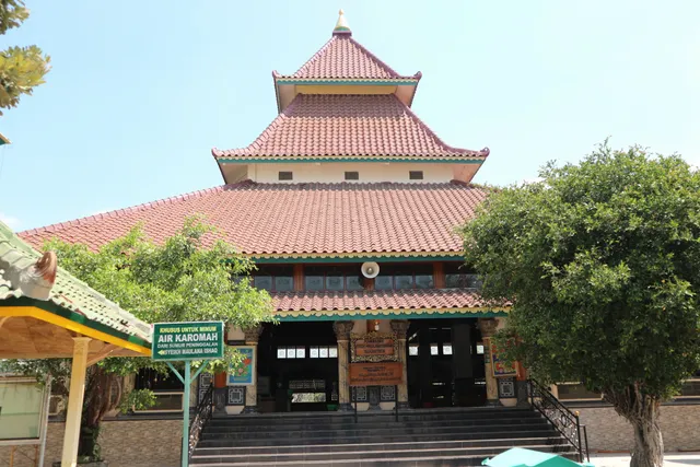 Makam Syech Maulana Ishaq