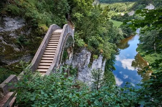 Pont suspendu sur le Danube