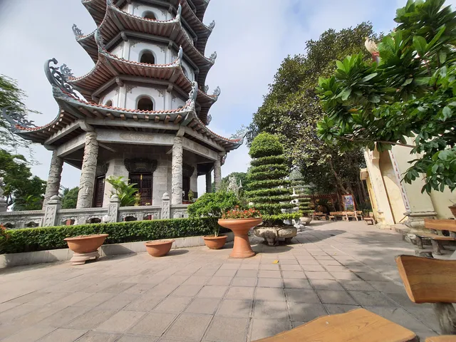 Tam Bảo Chùa Bằng