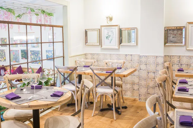 Giggling Squid - Windsor