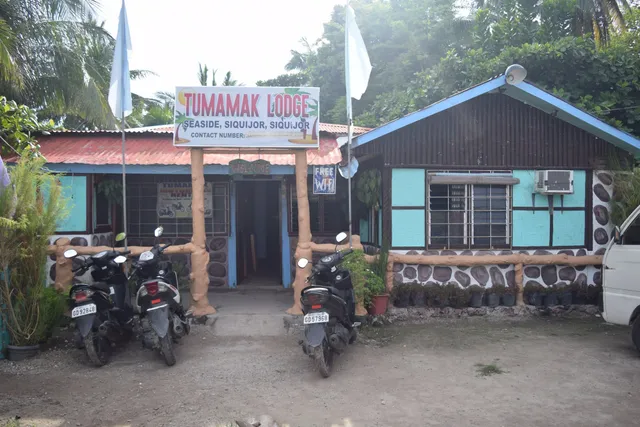 Tumamak Lodge