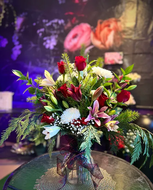 HollyWood Floral & Design