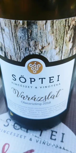 OPEN-ALWAYS Söptei Zsolt Pincészete Vitrin Borbár & Borterasz, és Vinotéka