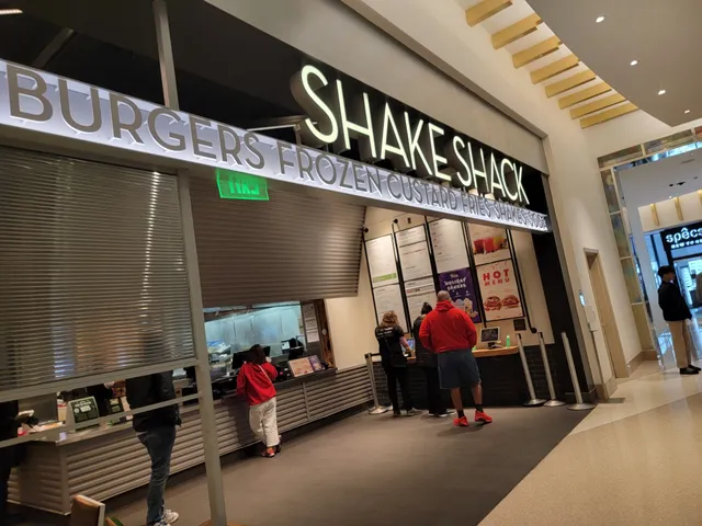 Shake Shack National Harbor