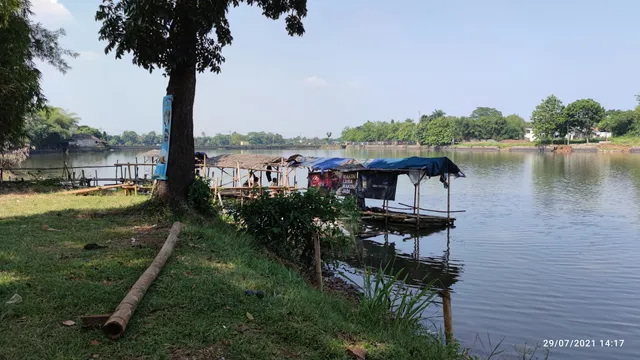 Tunggilis Tourist Lake Situsari Jonggol