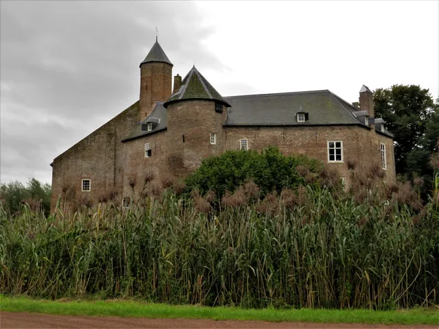 Landgoed Waardenburg En Neerijnen 🥾