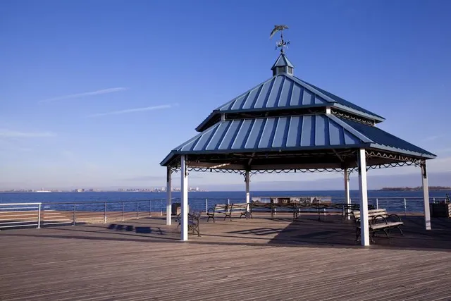 Franklin D. Roosevelt Boardwalk and Beach