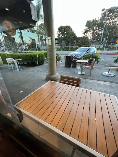 The Coffee Bean & Tea Leaf