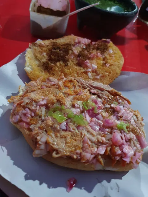 Cochinita Pibil "El Mi Amor"