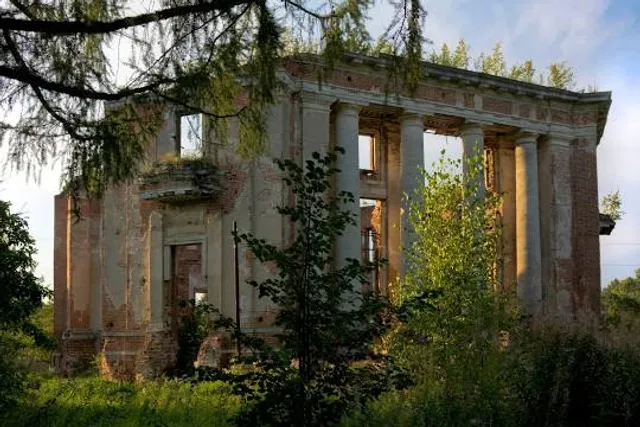 Petrovskoye-Alabino Estate