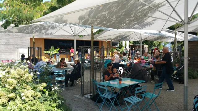 Biergarten am Hafen - Insel Mainau