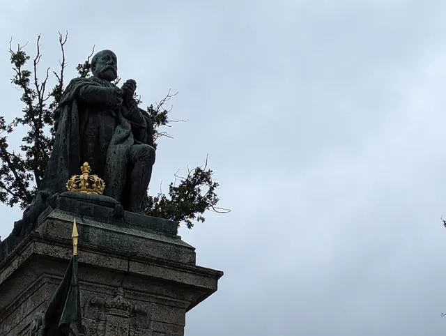 Monument to the comte de Chambord