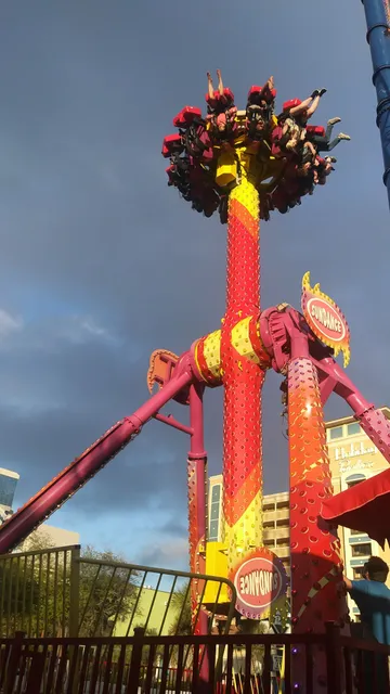 Free Fall Thrill Park