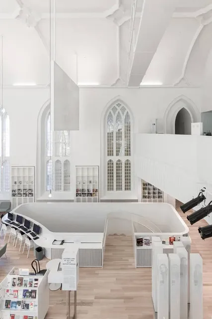 Maison de la Littérature library