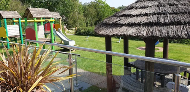 Charlie's Bar & Restaurant