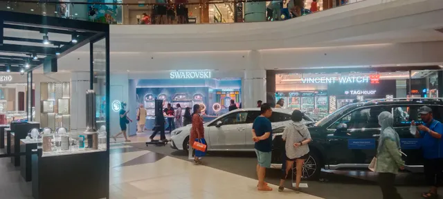 SWAROVSKI TAMPINES MALL