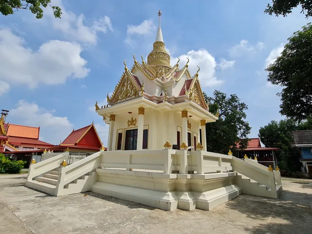 Wat Wihan Daeng