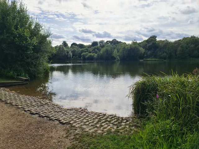 Lakeside Country Park
