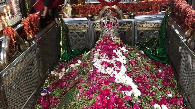 Mira Datar Dargah Khadim Waqar Ali