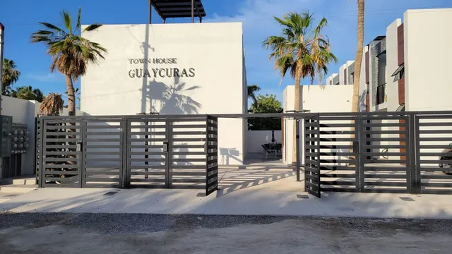 Town House Guaycuras