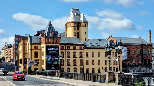 Visualization Center C