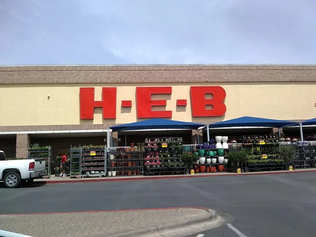 Tanglewood Village Shopping Center