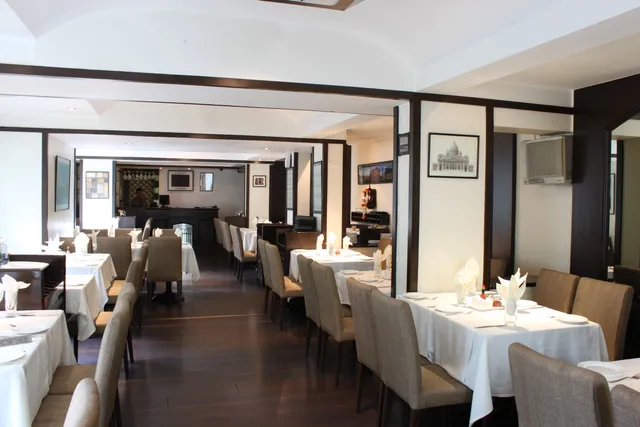 Little Italy Restaurant, (PURE VEG) Bund Garden