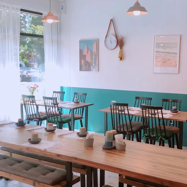 Under the Dam (Dam-Arae)