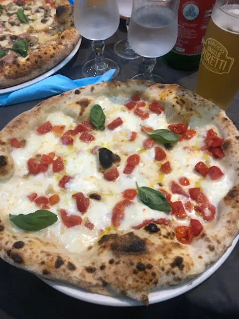 Malibu' Pizzeria And Restaurant