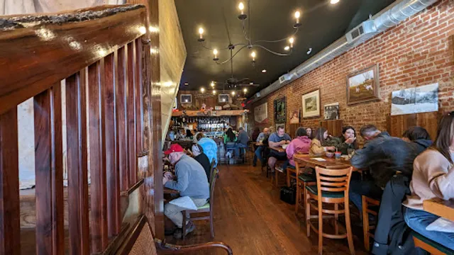 Ol’ Clyde's Table and Tavern