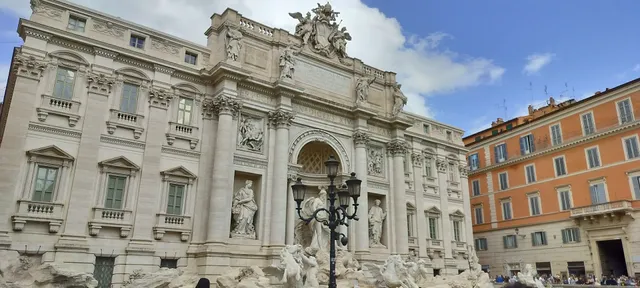 Hotel Fontana di Trevi(NOT FRONT TO FONTANA))