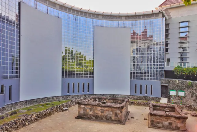 Śaiva Dharma " Kimpoelan " Temple " Pustakala - पुस्तकालय "