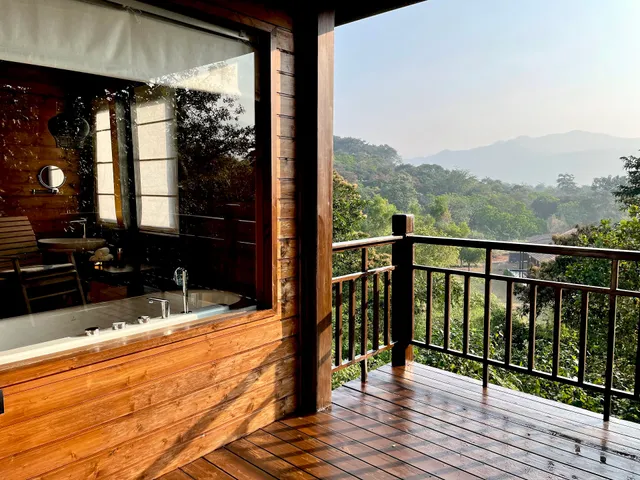 The Postcard Hideaway, Netravali