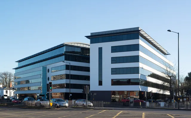 Almero Student B16 Studios