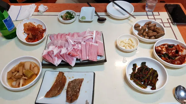 Sunil seafood sushi restaurant