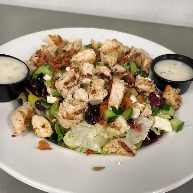 Sidelines Sports Eatery - Mellwood