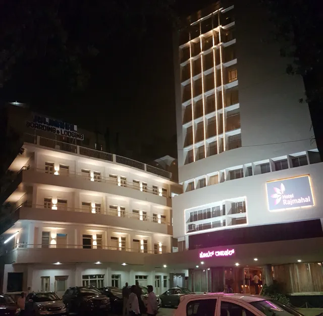 Hotel Rajmahal