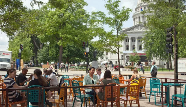 Colectivo Coffee On the Square