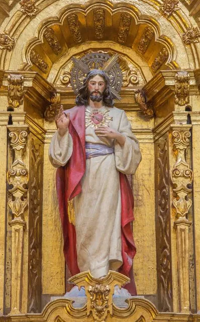 Heart of Jesus statue
