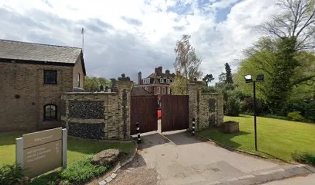 THE HUNTSMAN’S PANTRY & BAR