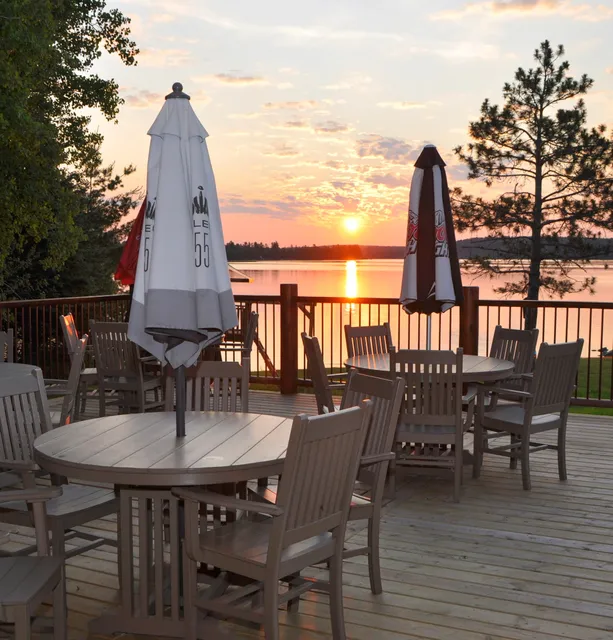 Voyagaire Lodge & Houseboats